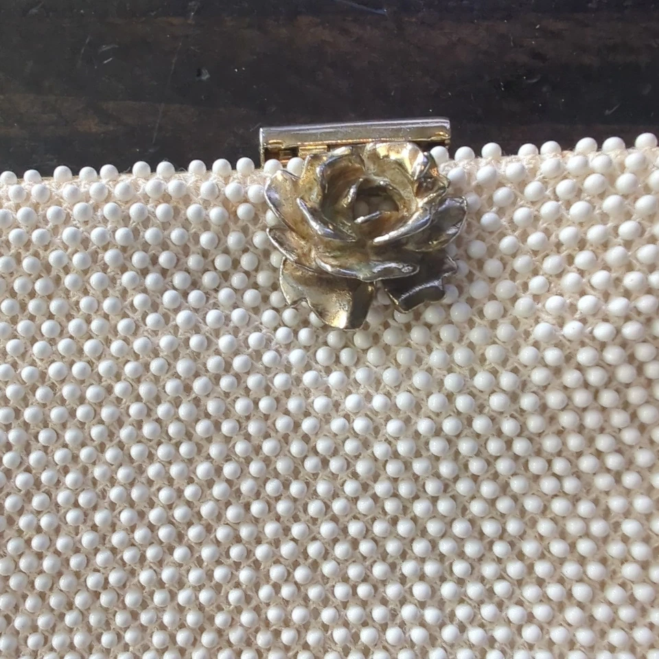 Bolso de Mano con Cuentas Cartera Petite-Bead Vintage Hecho en EE. UU. Foto 2 de 4