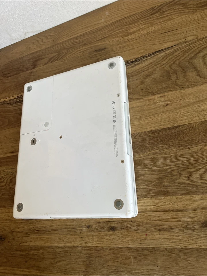 Apple iBook G4 zustand unbekannt ohne Ladegerät - Bild 4 von 4