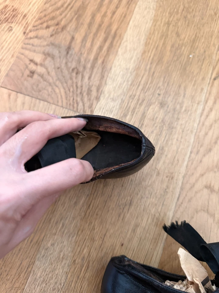 c.1880–1905 Victorian / Edwardian Ribbon-Tie Antique Court Shoes, Hand Restored - Image 4 of 4