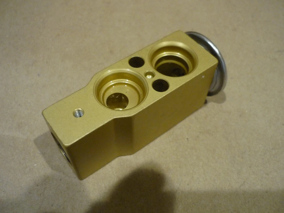 Maserati 4200 Coupe, Spyder, Quattroporte — расширительный клапан переменного тока — P/N 375530166 - Изображение 4 из 4