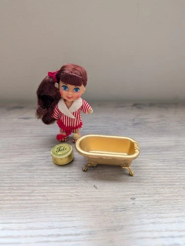 VTG 1967 Mattel Liddle Kiddles Doll Soapy Siddle With Tub Talc Slippers Clothes