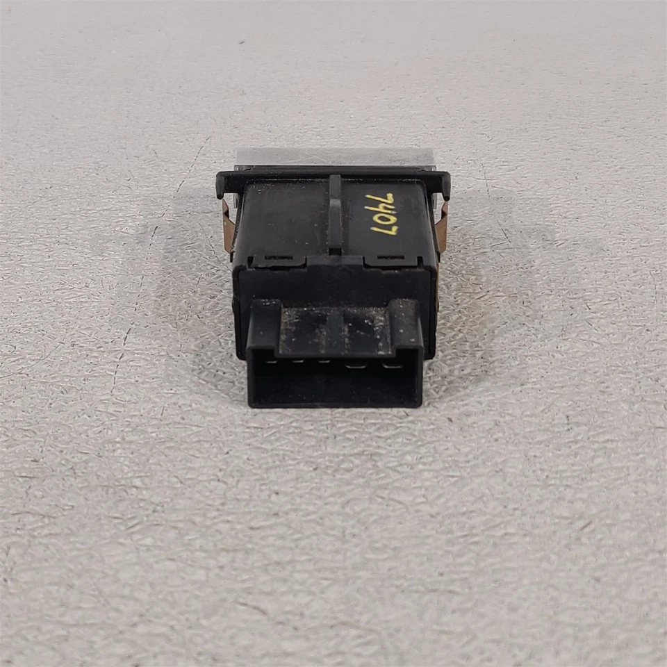 Кнопка переключателя размораживания заднего стекла 94–00 Ford Mustang с крышкой в нормандском стиле A - Изображение 4 из 4