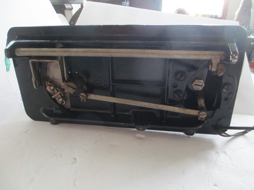 Smooth Working 1930 Singer Sphinx Sewing Machine Ser# AD038464 - Picture 22 of 23