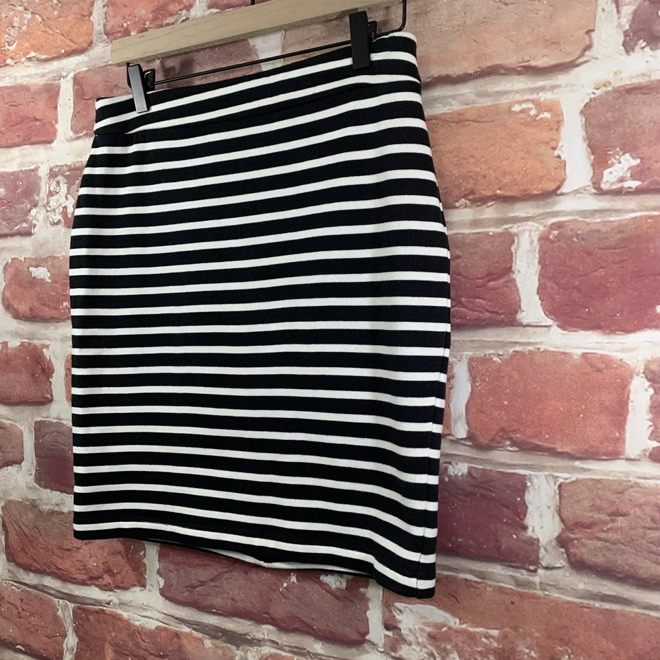 Falda Anthropologie Sanctuary para mujer pequeña negra blanca a rayas elástica informal Foto 2 de 4