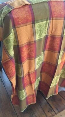 2  NWOT Food Network 70 ROUND  Fall Changing Leaf Tablecloth Multi color Cottage
