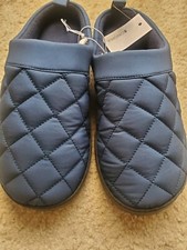 Mens Slippers 8-9 New Blue