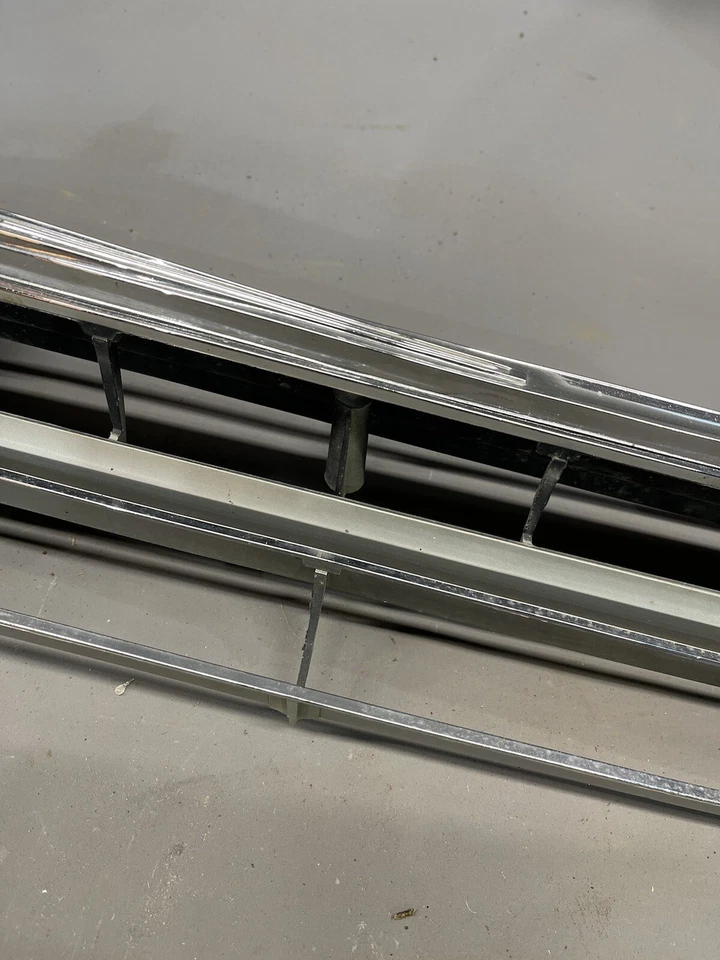 1964 Oldsmobile Starfire Jetstar Dynamic 88 98 Grille Ninety Eighty Eight Trim - Image 3 of 4