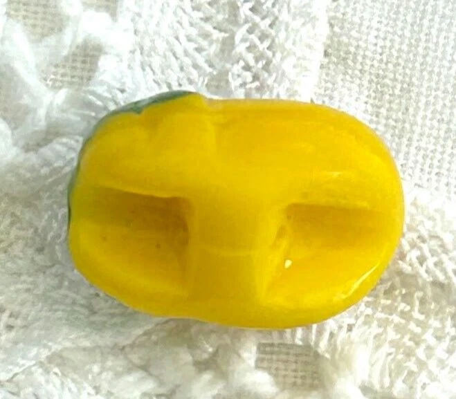 Vintage Fluorescent Glass Realistic PINEAPPLE. Great Paint Detail. 11/16 Inch - Image 4 of 4