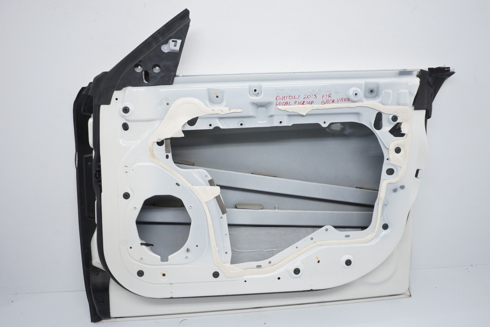2014-2019 MASERATI GHIBLI OEM RIGHT FRONT DOOR WHITE (DEFECT)