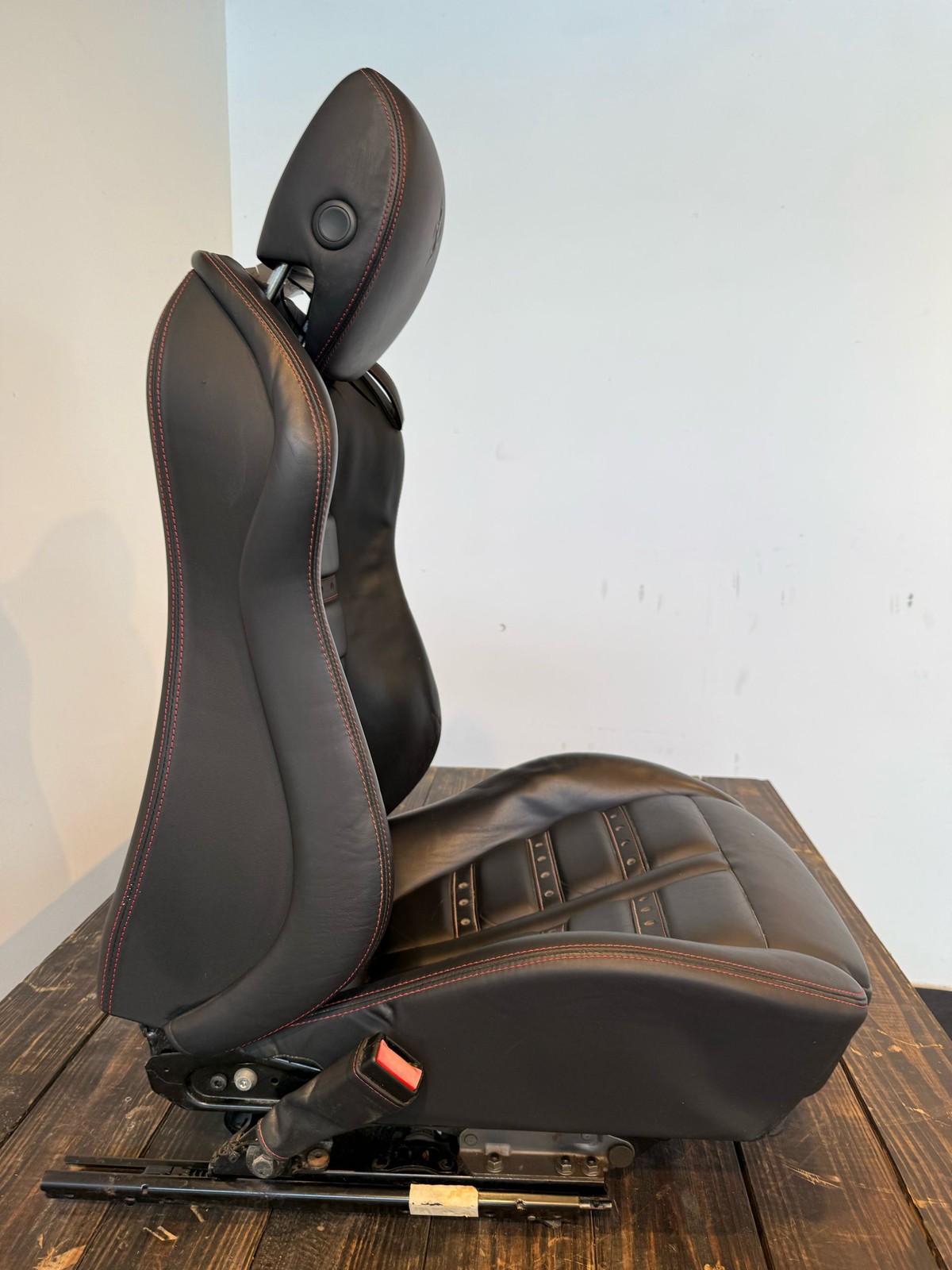 2009-2014 Ferrari California Driver Seat Daytona Black Leather OEM w/o module