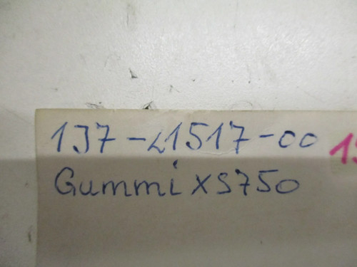 D2142 Rubber ET 1J7-21517-00 Yamaha XS 750_850 Afdichting Kabel Fender voorover - Afbeelding 2 van 4