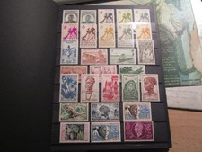 AOF lot de 25 timbres neufs** en majorité et 3 oblitérés. Cote 46 €. TTBE.