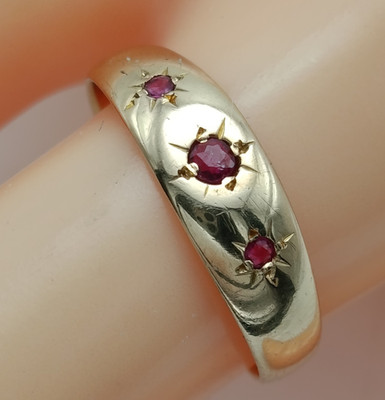 Antiker 18kt Gold Ring mit drei Rubinen besetzt Zigeuner Punze Birmingham 1917