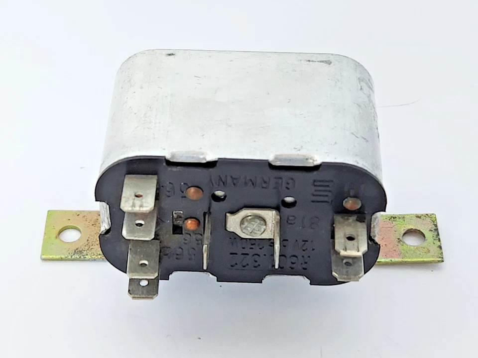 Faro relé escalonado OEM VOLVO 240 242 244 245 1800 260 Foto 2 de 4