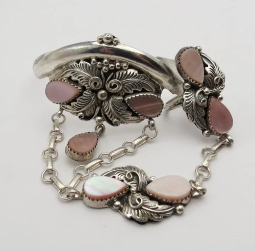 VTG  Signed M Benally  Navajo Sterling Silver Slave Bracelet Ring Pink MOP 35 g