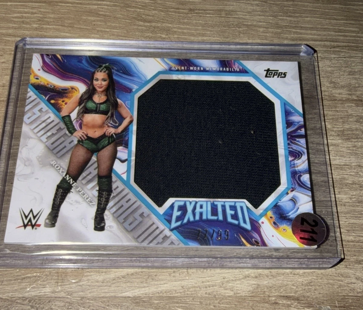 Topps Wrestling WWE Serial Numbered Sports Trading Cards