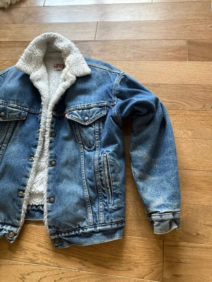 1994 Levi’s Sherpa Trucker USA S Aji Honeycomb Fade Type III Denim Jacket - Image 2 of 4