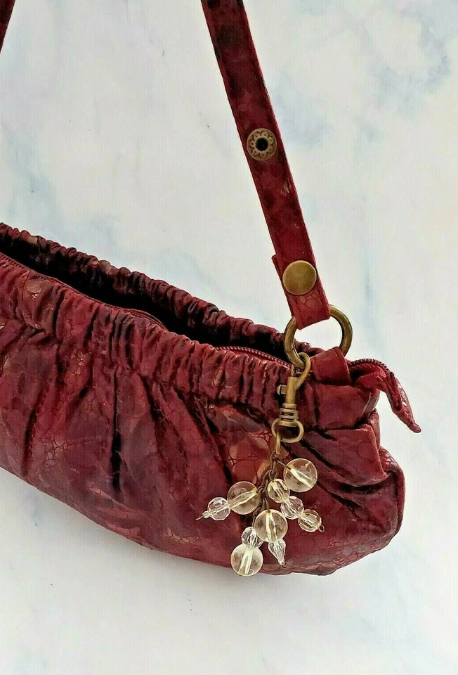 NECESSARY OBJECTS Red Burgandy Gold Faux Reptile Crocodile Small Handbag HB3 - Изображение 3 из 4