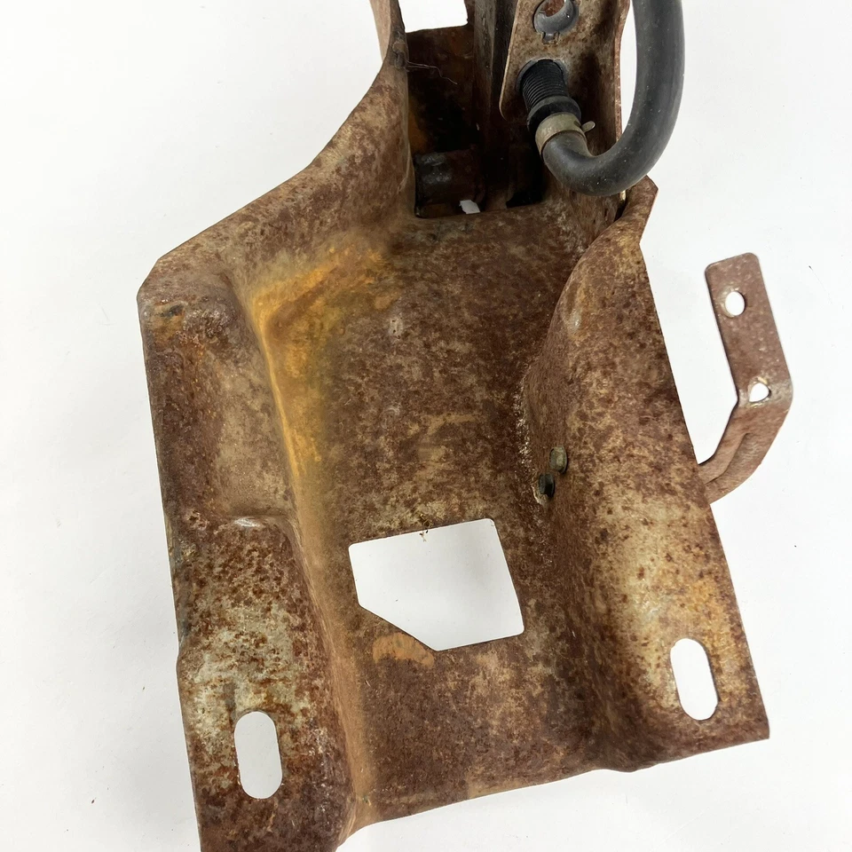 Cadillac Seville Brake Pedal Assembly Emergency GM 1976-79 Vacuum Switch - Image 3 of 4