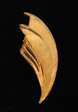 Vintage Outstanding Art Deco Bright Brushed Gold Tone Metal Brooch / Pin