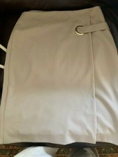 CALVIN KLEIN STYLISH BEIGE SKIRT, LINED, OVERLAPPING WITH BUCKLE, SIZE 2-NEW