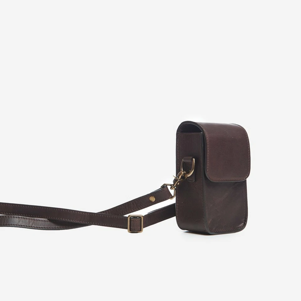 Bolso Bandolera para Cámara Lisboa Cuero ONA (Trufa Oscura)-Envío/Devoluciones Gratis Foto 2 de 4