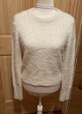 RD Style Beautiful White Fuzzy Fluffy Long Sleeve Sweater Size XSmall ~ EUC