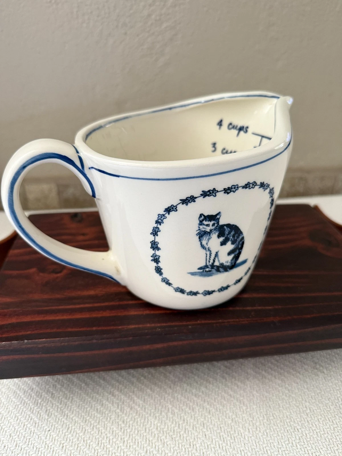 Molly Hatch Anthropologie Measuring Pitcher 4 Cup Kitten Cat White + Blue Retro
Opens in a new windo