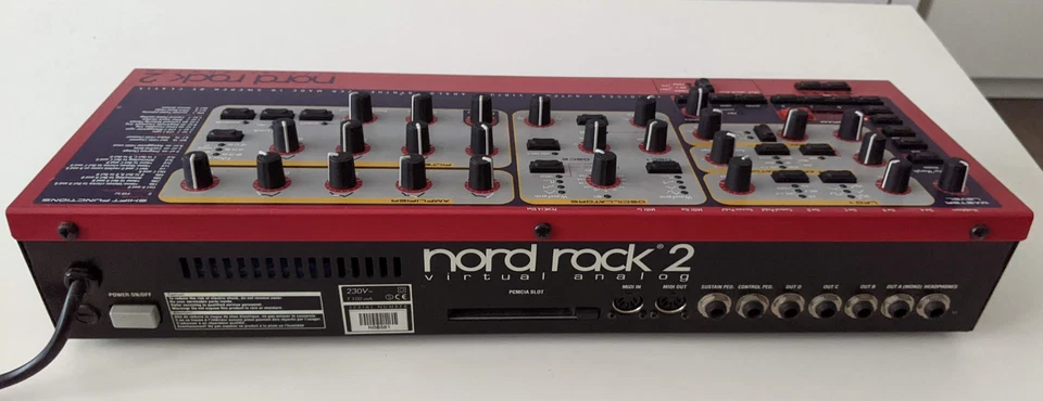 Clavia Nord Rack 2 - Bild 2 von 2
