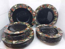 TIFFANI BOUTIQUE CERAMICHE SET PIATTI TIFFANY 20 PEZZI NERI CON FIORI