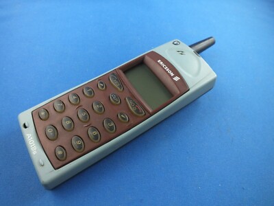 Téléphone Portable Vintage Ericsson A1018s 'brique' 1999 - Couleur Vin Prune Rare - Débloqué - Fonctionnel (sauf Batterie)