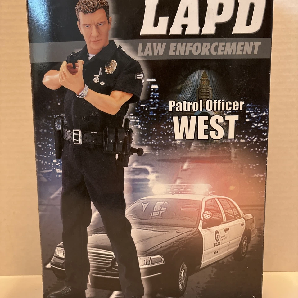 Elite Force LAPD LAW ENFORCEMENT Patrol Officer WEST 1/6 Figure - Image 2 of 4