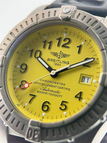 Breitling Avenger Seawolf Titanium Yellow Dial 44mm Automatic Men's Watch E17370 - Picture 2 of 9