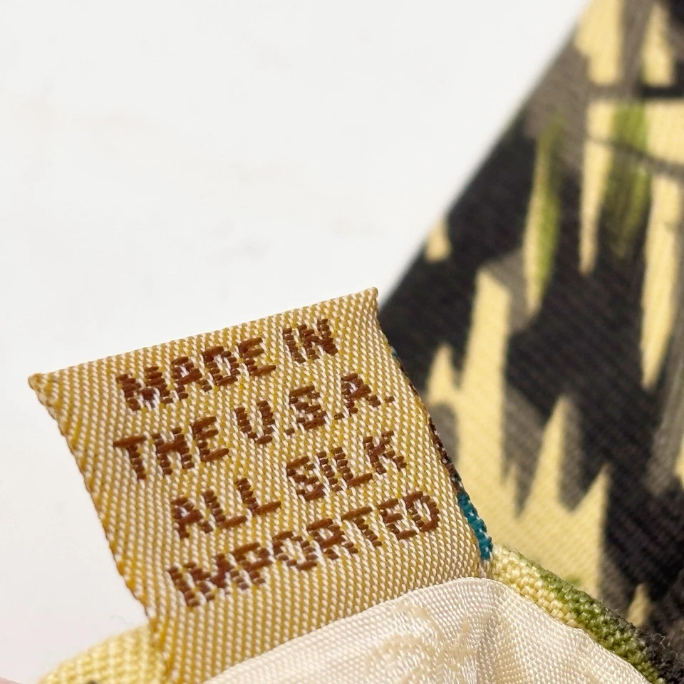 De Colección TOMMY BAHAMA Hombre Beige Multi Corbata 100% Seda Hawaiana HULA GIRL Hecha en ee. uu. Foto 4 de 4