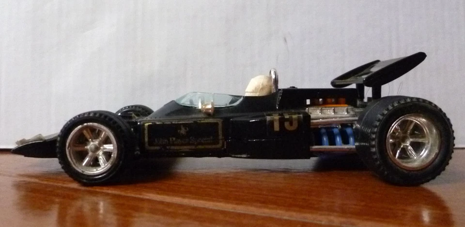 MEBETOYS MATTEL Lotus Ford 72 F1 1:28 JOHN PLAYER SPECIAL CUSTODIA ROVINATA - Immagine 4 di 4