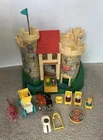 VTG 1974 Fisher Price Little People Play Family Castle #993 Yellow King Queen