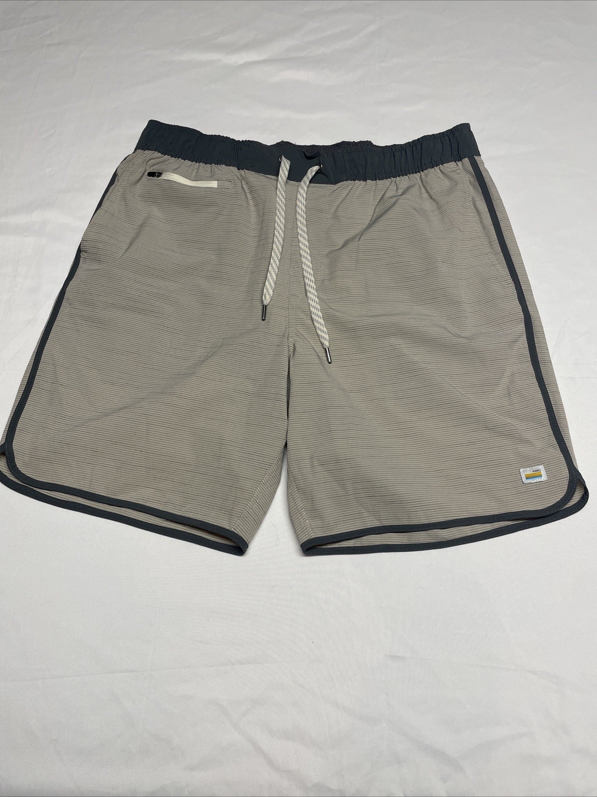 Vuori Banks Performance Athletic Shorts Tan Men Large