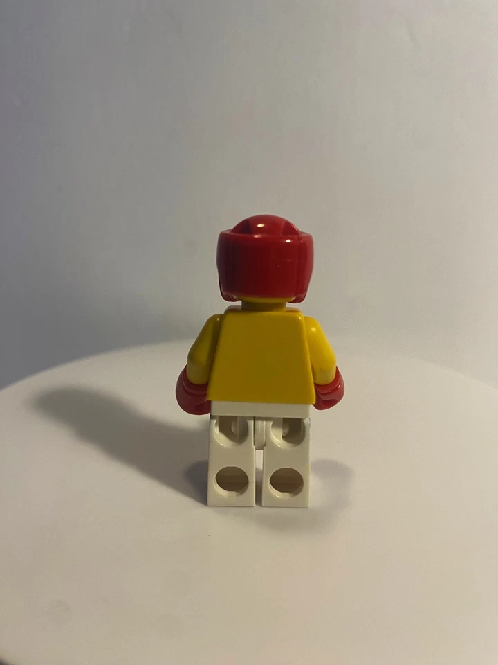 Lego Boxer Minifigure Blue & White Striped Trunks COL304 2017 TRU Bricktober - Image 3 of 4