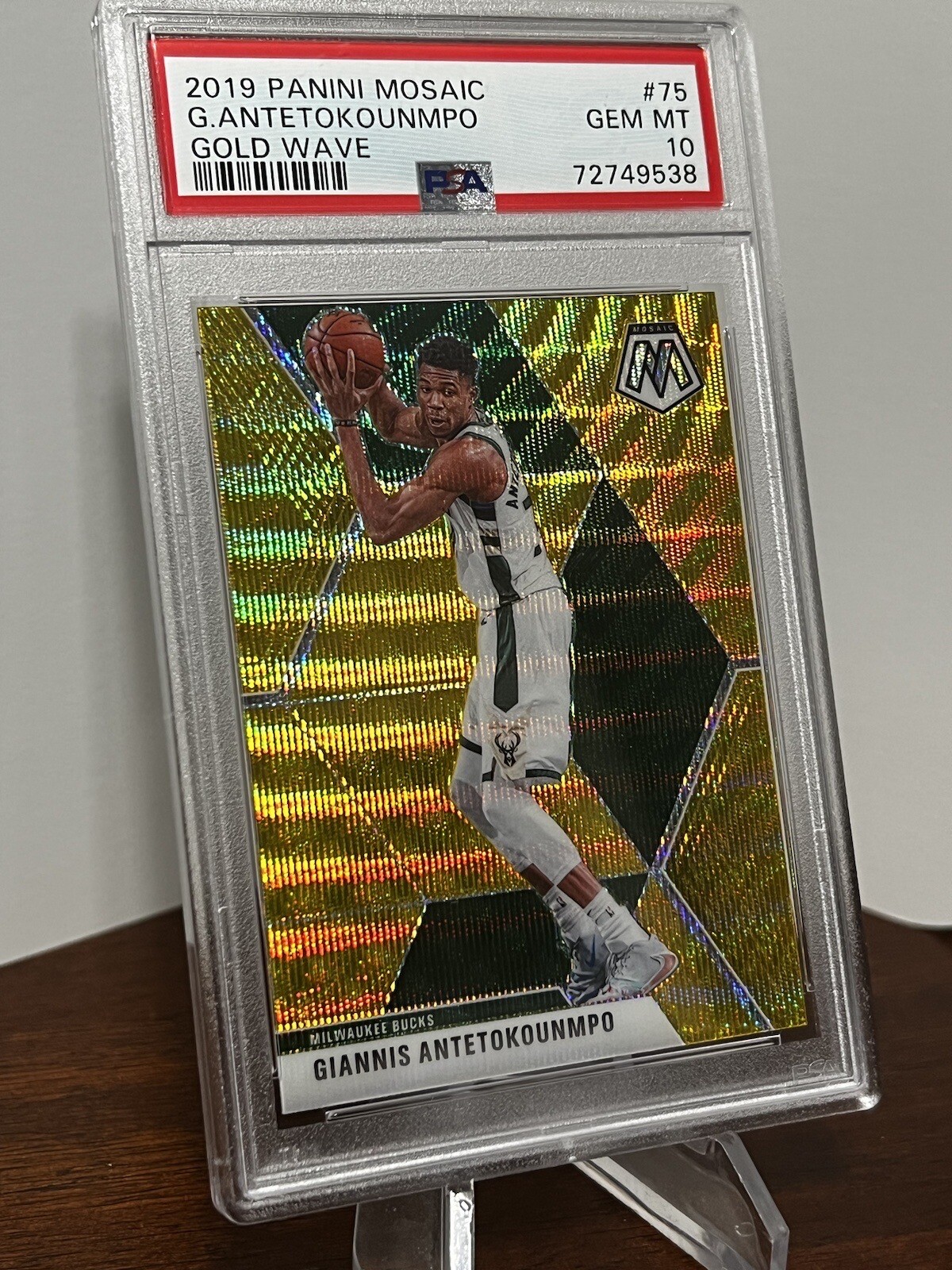 Giannis Antetokounmpo 2019 Panini Mosaic #75 TMall GOLD WAVE SP PSA 10 POP 28