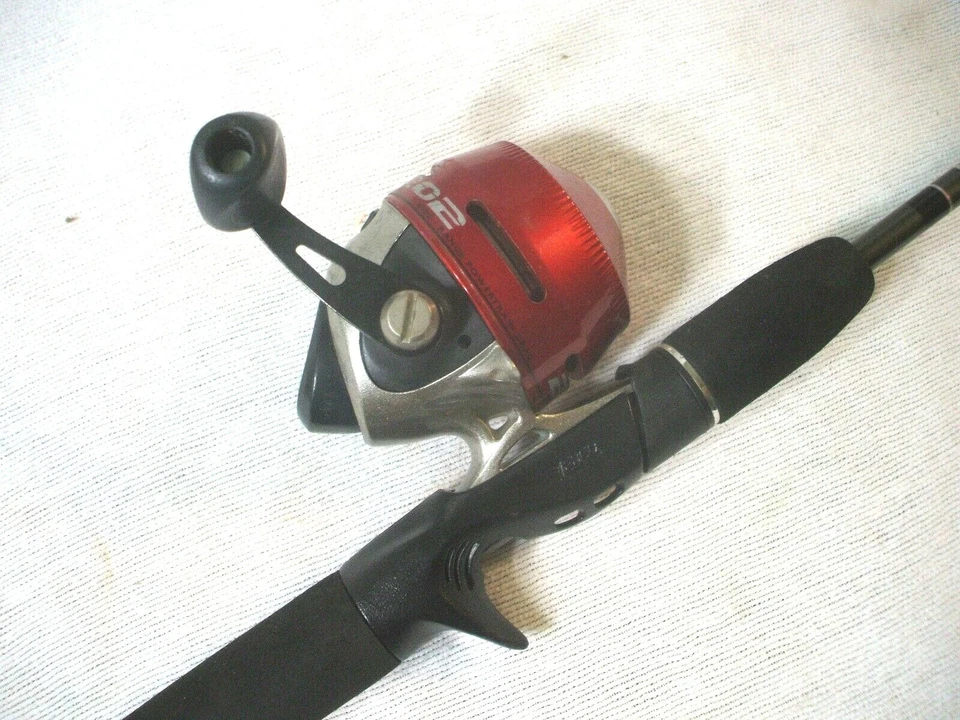  Zebco 1245LFTKFB Fishing Rod 2 Pc 5'6" & Zebco 202 Matched Reel Beginner Set - Image 2 of 4