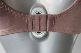 TRIUMPH LINGERIE LADYFORM SOFT BLUSH LACE UNDERWIRED NON PADDED BRA GB 34D 75D