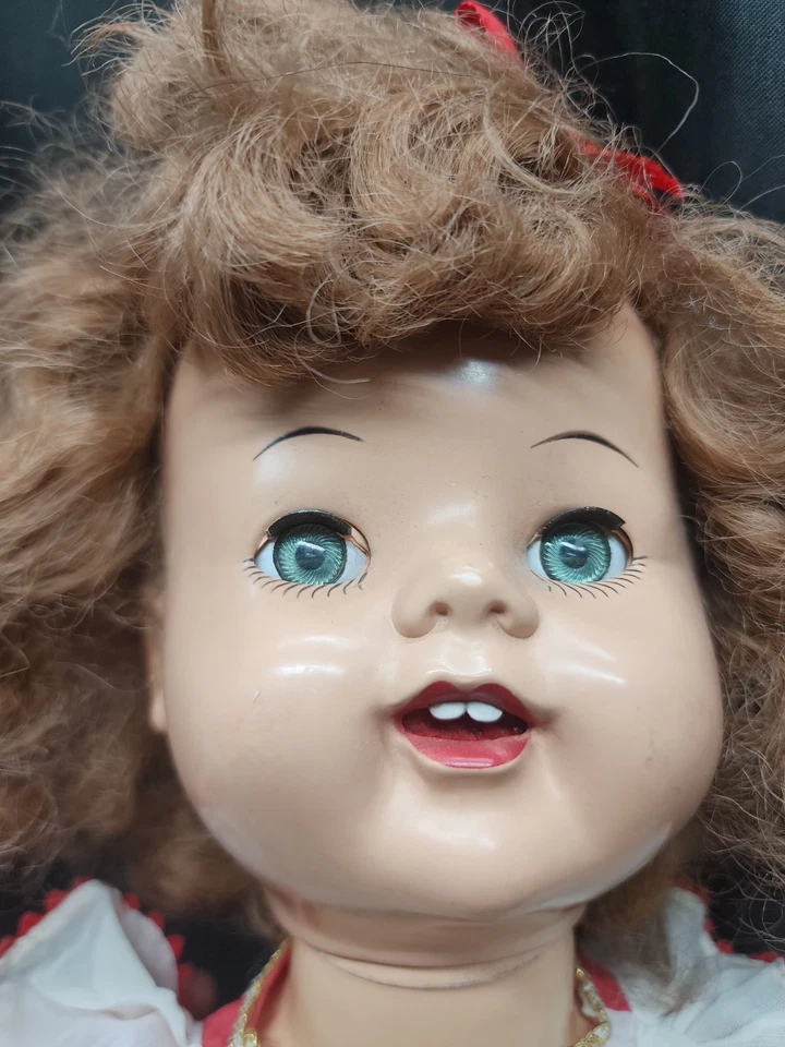 Muñeca caminante Eegee 23" vintage años 60 pelo rojo ojos coquetos Foto 3 de 4