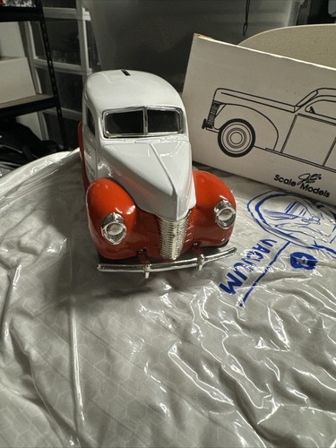 Ertl Die Cast Bank Boulevard Drive In 1940 Panel Van Bank - Picture 6 of 11