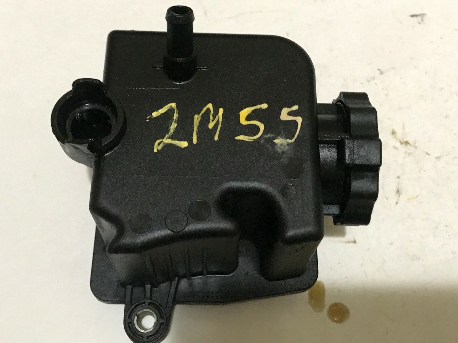 *20012004 MERCEDES C320 POWER STEERING FLUID PUMP RESERVOIR OEM A 000