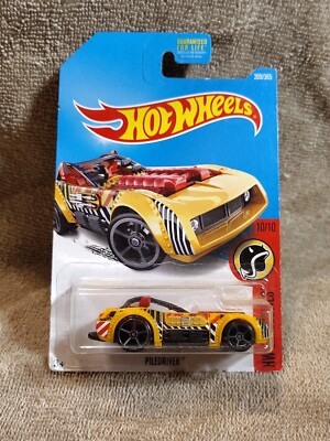 2015 Mattel Hot Wheels 10/10 HW Daredevils PileDriver 209/365 New