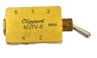 Clippard MTV-5 4-Way Toggle Valve Steel Toggle 1/8'' NPT 10.5 SCFM Scuffed/READ