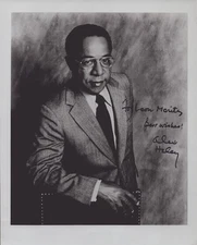 ALEX HALEY - AUTOGRAPHED INSCRIBED PHOTOGRAPH