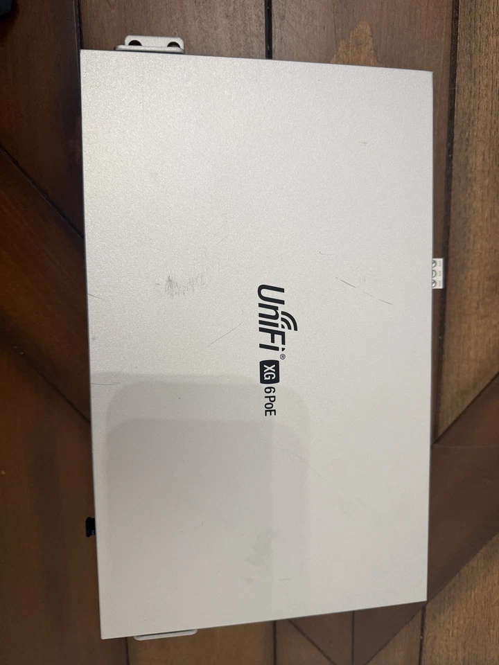 Ubiquiti UniFi XG 6 PoE, 10G 6-Port Switch with 802.3bt PoE++ (US-XG-6PoE) - Image 4 of 4