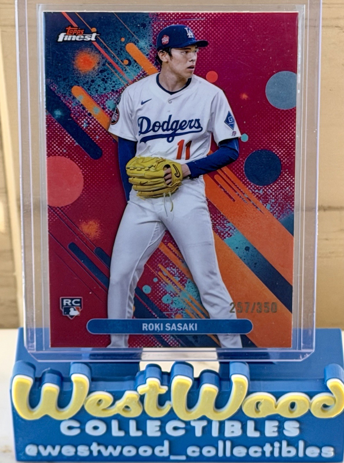 2025 Topps Finest - Common Roki Sasaki #40 Magenta Refractor /350 (RC)