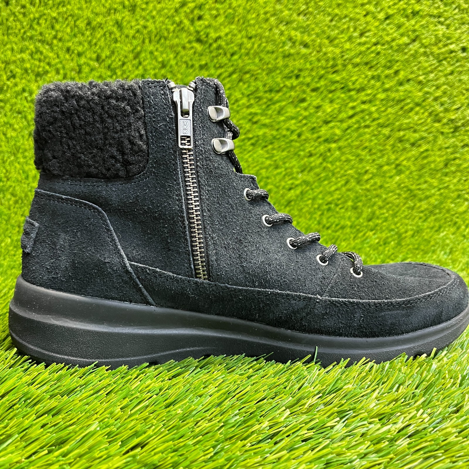 Skechers Glacial Ultra Woodlands Womens Size 9.5 Black Outdoor Winter Boots